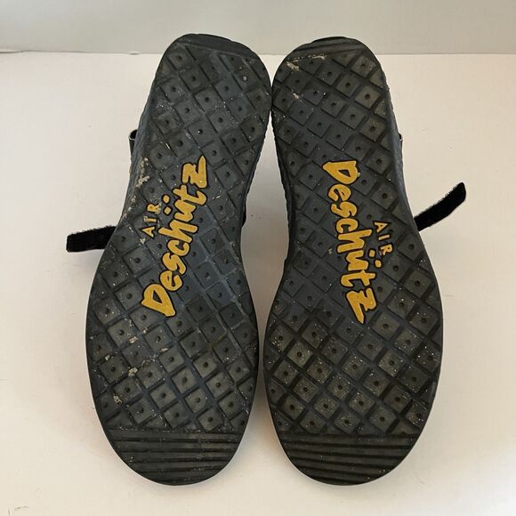 Shoes - Picture 7 of 9